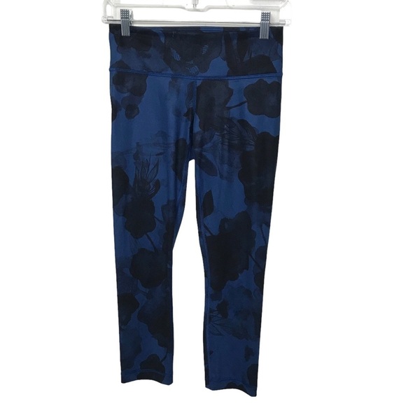 Lululemon Blue Black Floral Wonder Under Cropped Leggings Size 4 - Picture 1 of 7